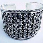 Browse sterling silver bracelets collection from Bali